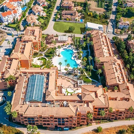 Oh Caledonia Hotel 4*
